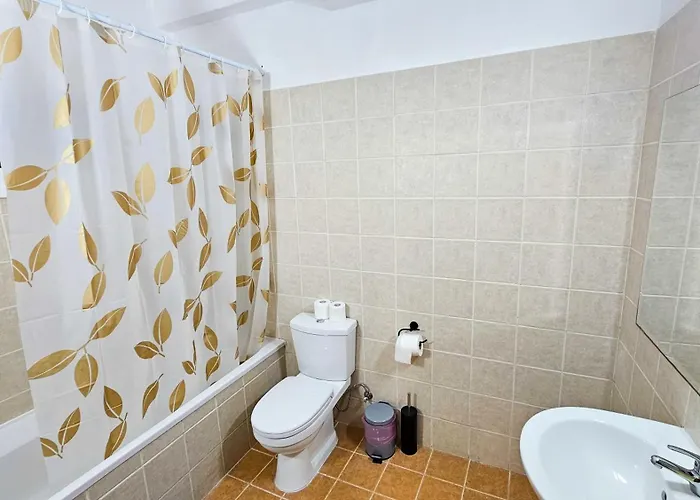 Sky Way Apartment, 150m From Chabad Lubavitch アパート